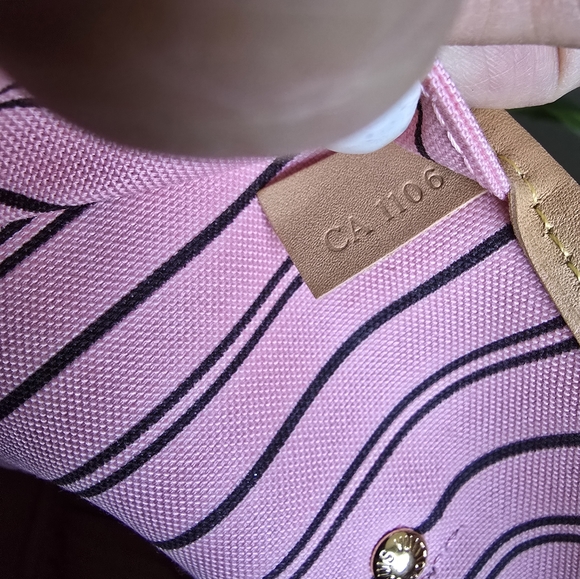 Authentic Louis vuitton Monogram jungle dot neverfull bag - Picture 11 of 16